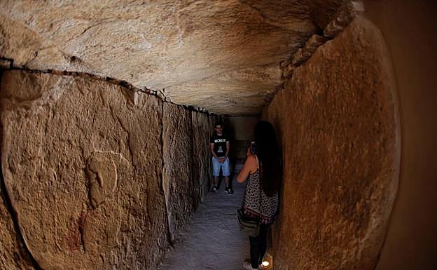 Visitantes en los Dólmenes. 