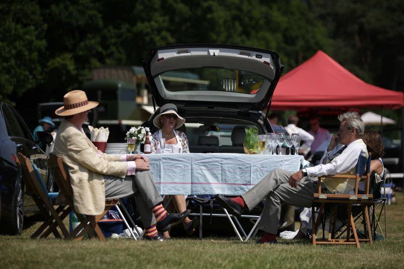 Originales sombreros, pamelas y tocados han vuelto a ser los protagonistas un año más de las carreras de caballos de Ascot, un evento que tampoco se perdieron la Reina Isabel de Inglaterra y Kate Middleton.