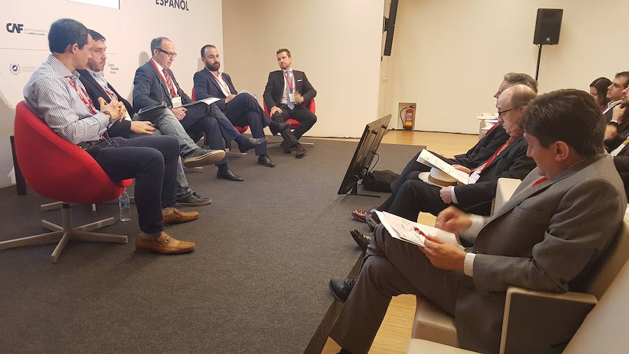 Málaga ha vuelto a ser la sede del foro Futuro en Español, una iniciativa de Vocento y CAF-Banco de Desarrollo de América Latina en el que se ha abordado el reto de innovar en Latinoamérica. 