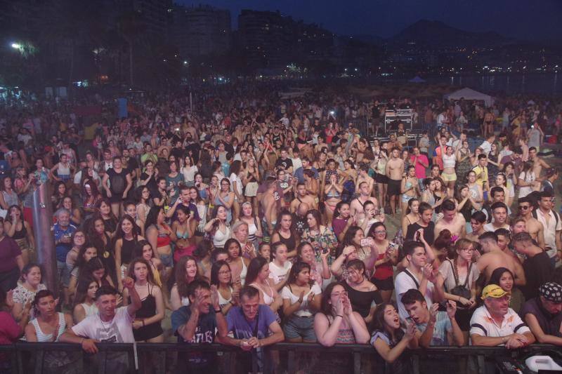 La mágica noche de San Juan contó con las actuaciones en la playa de la Malagueya de Henry Méndez, DJ Valdi, Alex Guerrero, K-Narias, Feder, Calum, Barei y los DJ Sergio Blázquez y Borja Rubio.