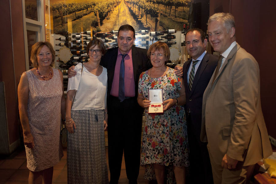 Liz Parry recibe la Medalla del Imperio Británico