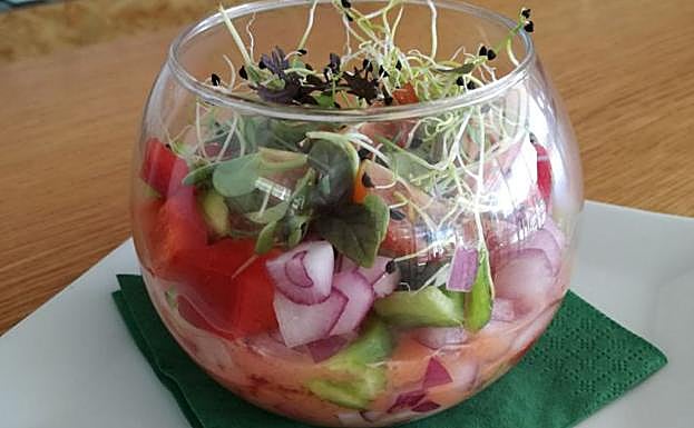 Gazpacho servido en el restaurante 18 Noventa.