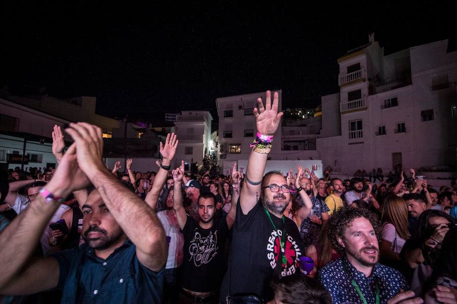 Público durante el concierto de Triángulo de Amor Bizarro.