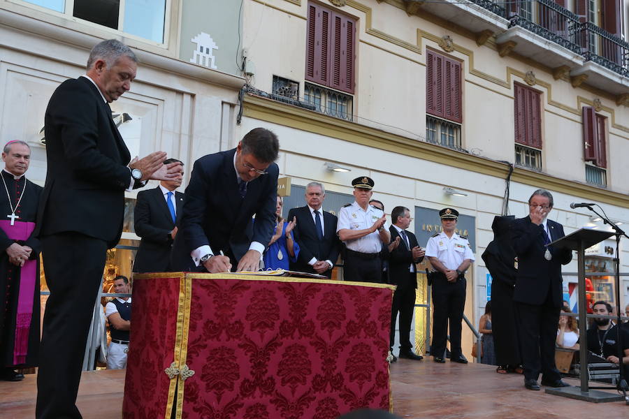El acto se ha celebrado en la plaza de la Constitución al no poder hacerlo el Miércoles Santo