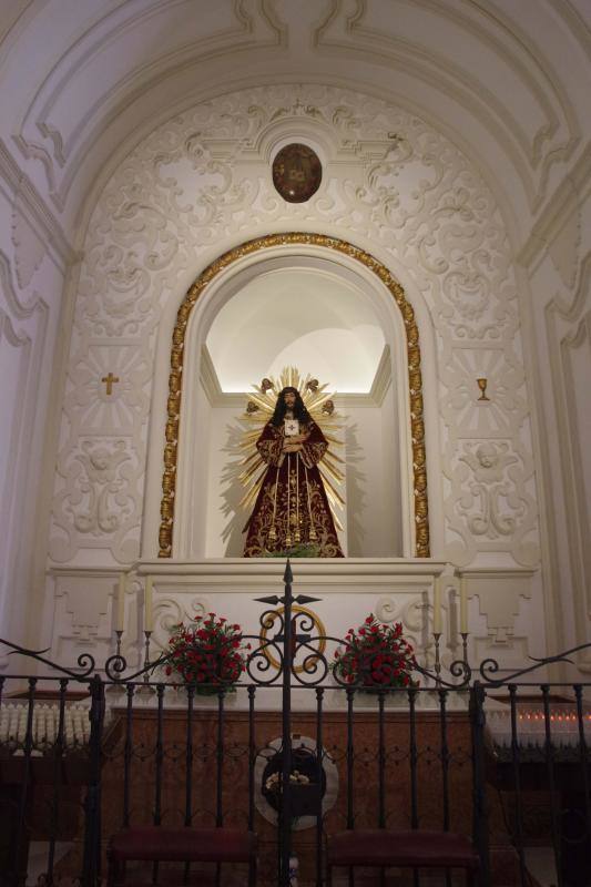 El templo acogió este domingo la primera misa tras los trabajos de reparación de su interior