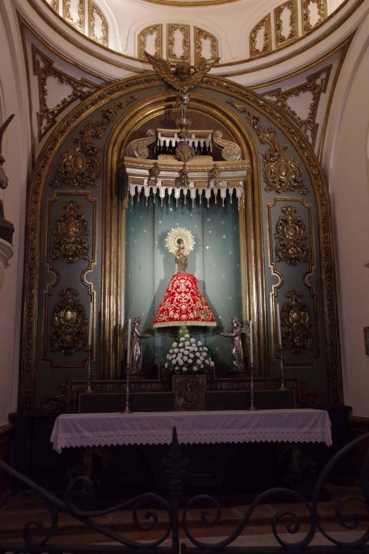 El templo acogió este domingo la primera misa tras los trabajos de reparación de su interior