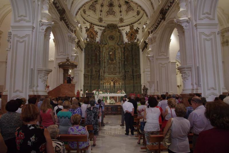El templo acogió este domingo la primera misa tras los trabajos de reparación de su interior