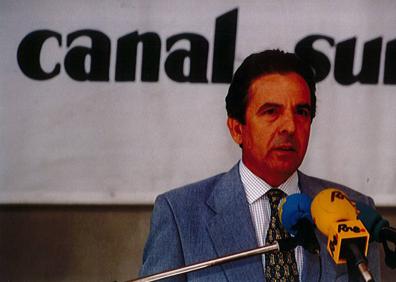 Imagen secundaria 1 - Con sus buenos amigos Antonio Maldonado y Manuel Alcántara. Joaquín Marín fue director general de RTVA entre 1994 y 1996 