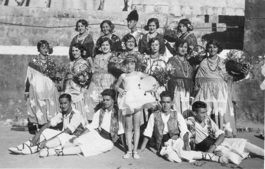 Un antiguo empleado de banca atesora momentos, lugares y personajes claves de la historia de Marbella desde finales del siglo XIX hasta nuestros días en un fondo compuesto por más de 40.000 fotos