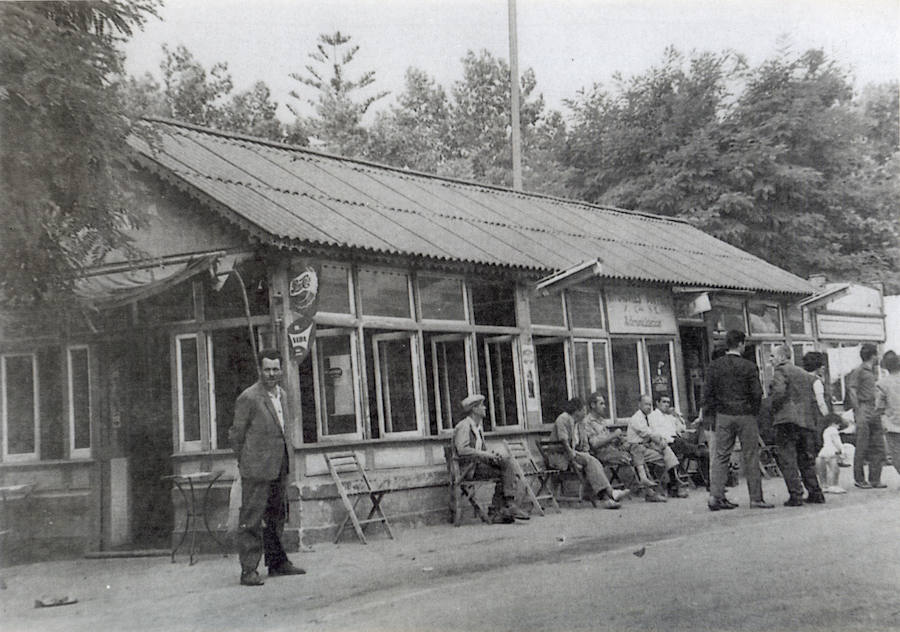 Un antiguo empleado de banca atesora momentos, lugares y personajes claves de la historia de Marbella desde finales del siglo XIX hasta nuestros días en un fondo compuesto por más de 40.000 fotos