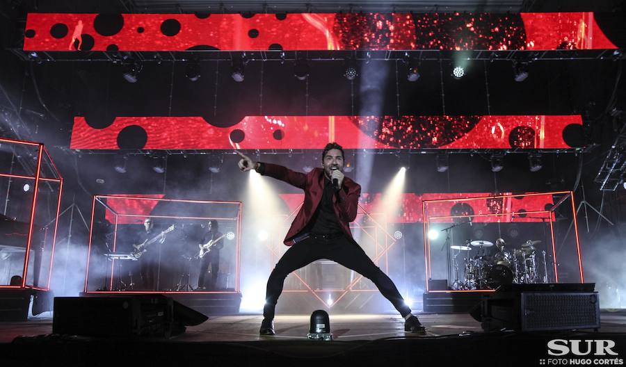 David Bisbal desgranó las canciones de su último disco, ‘Hijos del mar’, en un concierto que padeció graves problemas de sonido