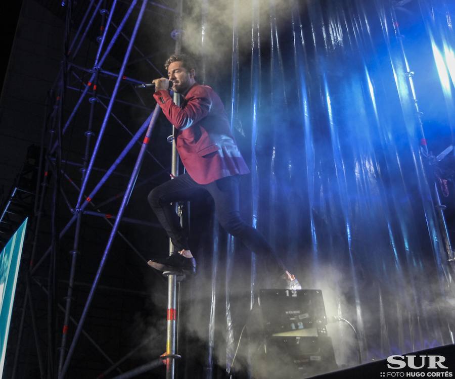 David Bisbal desgranó las canciones de su último disco, ‘Hijos del mar’, en un concierto que padeció graves problemas de sonido
