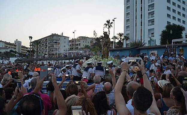 Imagen. Procesiones de la Virgen del Carmen en la costa oriental de Málaga. 