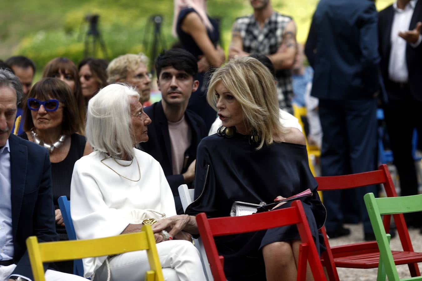 El mundo de la cultura se rinde al diseñador