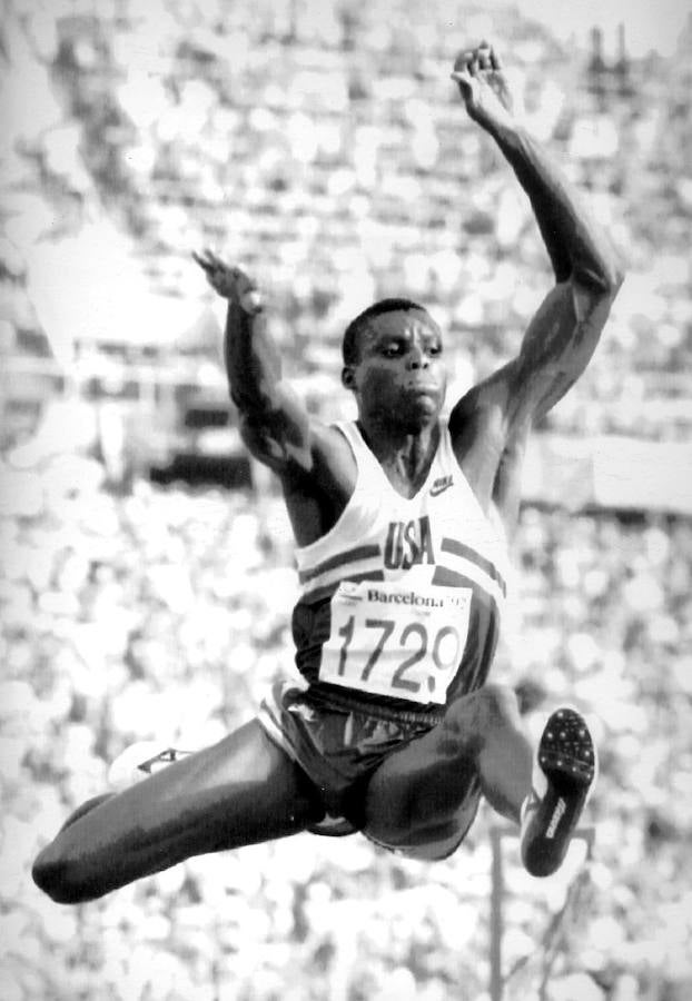 Carl Lewis volvió a reinar en su prueba más querida, el salto de longuitud, cobrándose venganza por la derrota que un año ante le había infligido Mike Powell en el Mundial de Tokio.