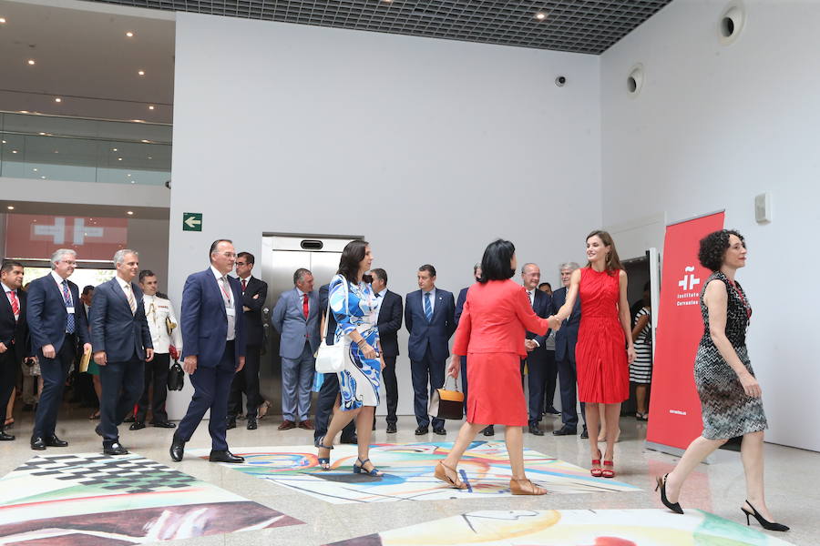 La monarca ha acudido a la apertura oficial del encuentro de los directores del instituto Cervantes en el Museo Ruso 