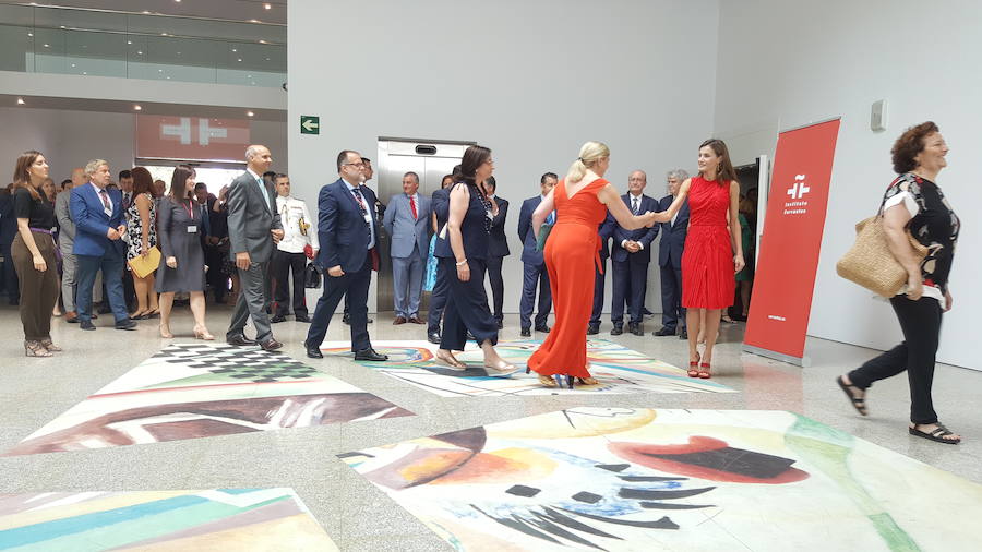 La monarca ha acudido a la apertura oficial del encuentro de los directores del instituto Cervantes en el Museo Ruso 