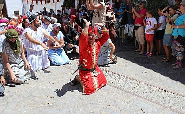 Fiesta de moros y cristianos en Benadalid. 