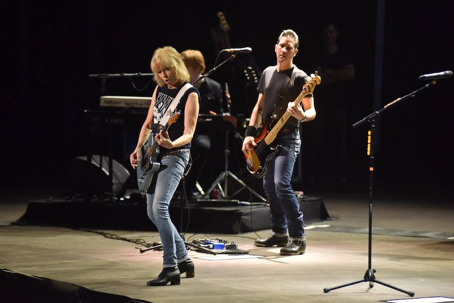The Pretenders realizaron un despliegue musical capitaneado por el guitarreo descomunal de sus integrantes y, por encima de todo, de una Chrissie Hynde sexagenaria que recordó en Starlite por qué esta banda angloamericana comenzó a triunfar allá en los finales de los años 70.