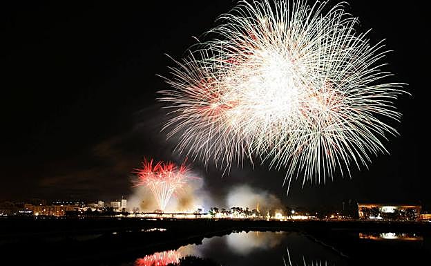 Como en toda feria, no faltarán los fuegos artificiales