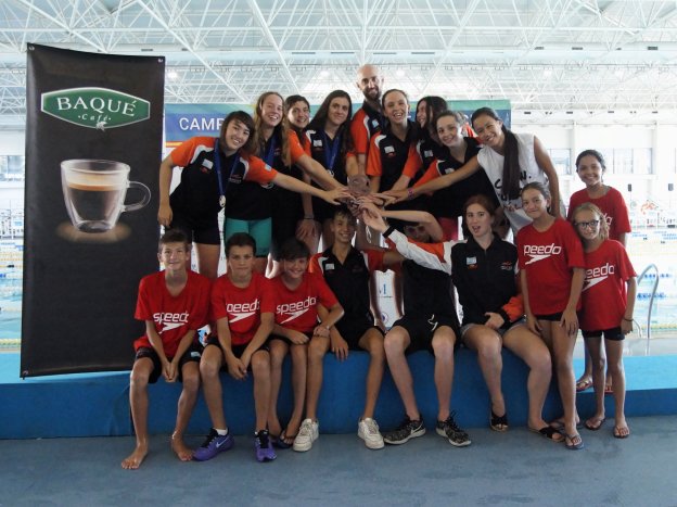 Los nadadores del Inacua Málaga, un auténtico equipo. :: sur