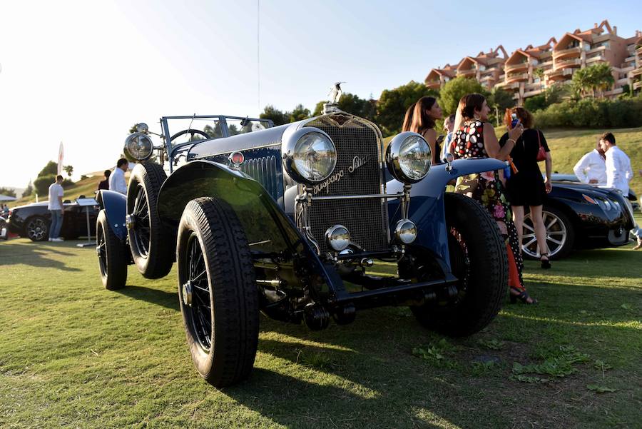 Coches de 2,3 millones de euros, el Mercedes ‘alas de gaviota’ de John Wayne o el Hispano-Suiza que encargó Alfonso XIII se dieron cita en el evento que Autobello celebró en Magna Marbella Golf.