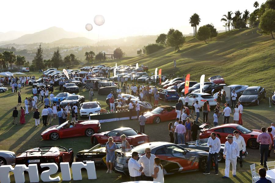 Coches de 2,3 millones de euros, el Mercedes ‘alas de gaviota’ de John Wayne o el Hispano-Suiza que encargó Alfonso XIII se dieron cita en el evento que Autobello celebró en Magna Marbella Golf.