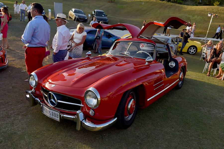 Coches de 2,3 millones de euros, el Mercedes ‘alas de gaviota’ de John Wayne o el Hispano-Suiza que encargó Alfonso XIII se dieron cita en el evento que Autobello celebró en Magna Marbella Golf.