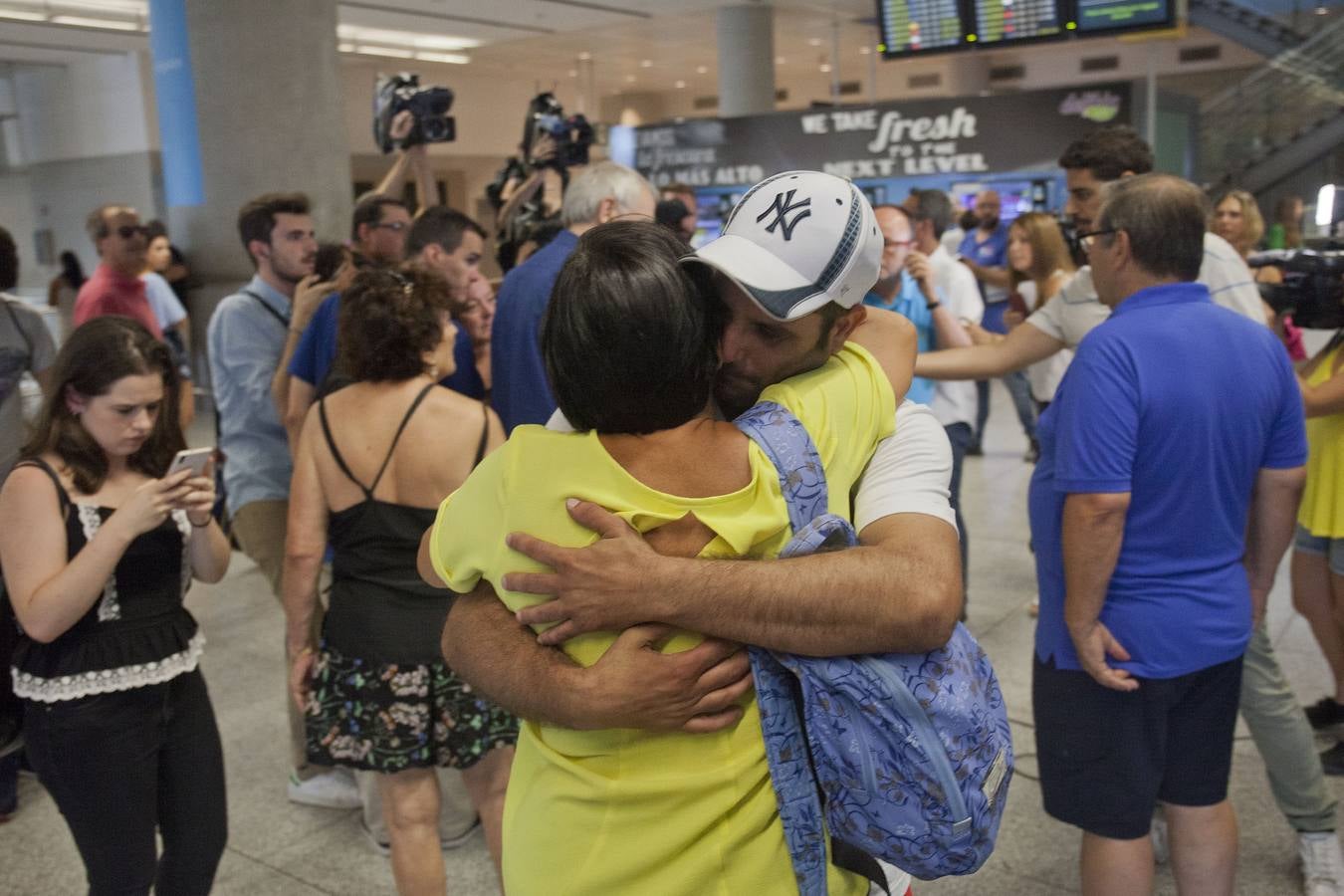 Destrozados por el cansancio del viaje, pero sobre todo por el dolor