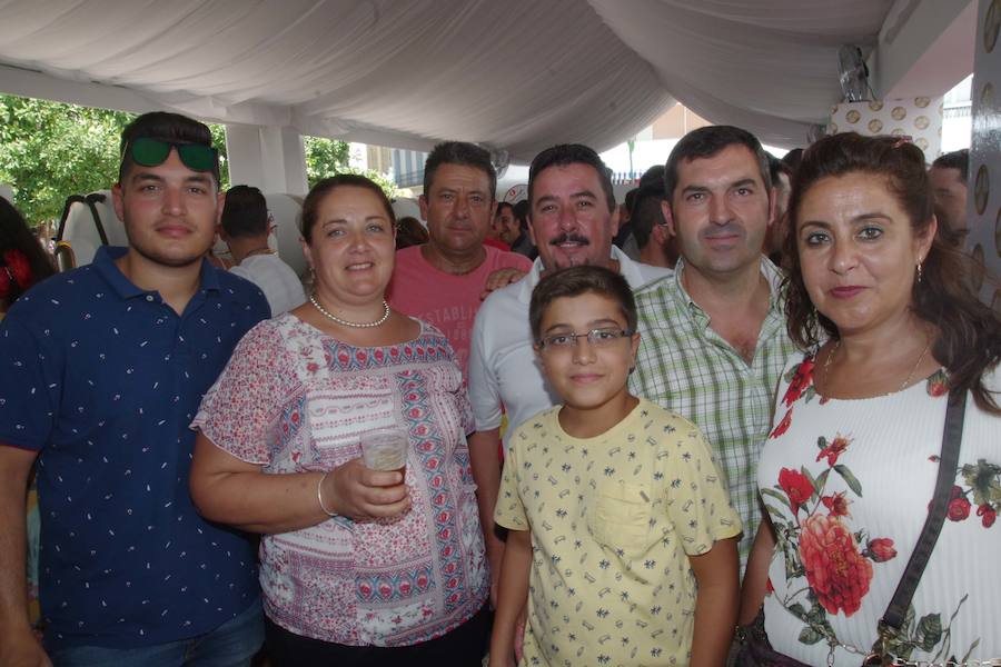 Familias Jiménez y Mora, viviendo con intensidad el estreno de la 