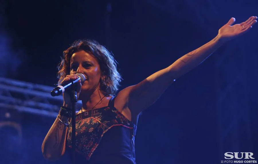 El grupo malagueño puso la música a la inauguración de la feria