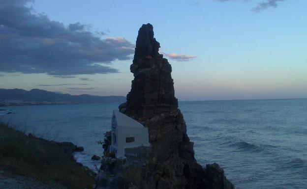 Playa del Tajo de la Virgen en Torrox Costa