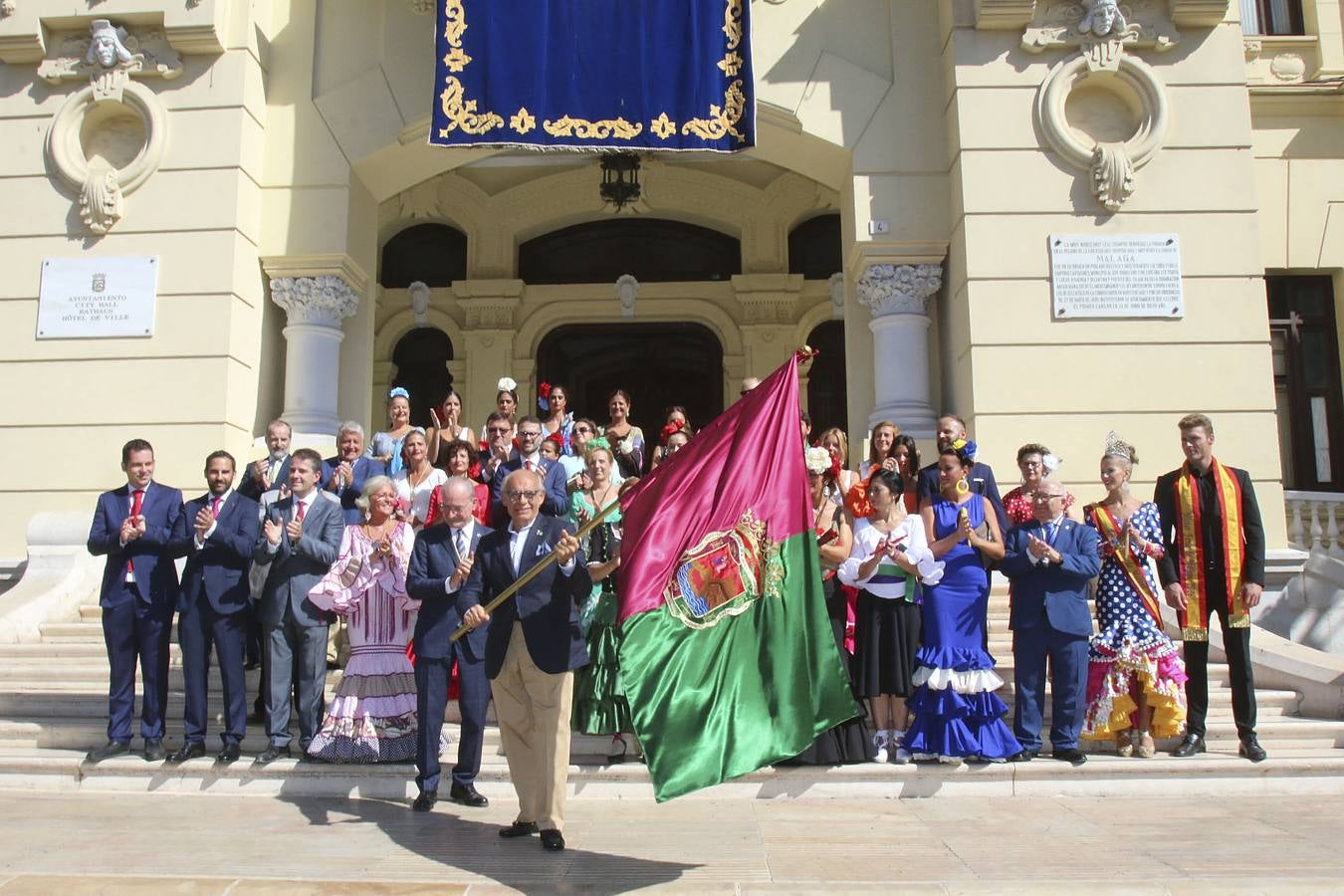 El abanderado de este año es el comunicador Francisco Javier Jurado, 'Coco'