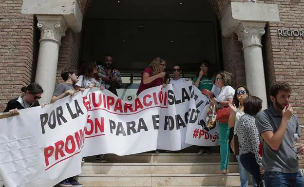 Una reciente protesta por la precariedad laboral en la UMA, el pasado mes de mayo
