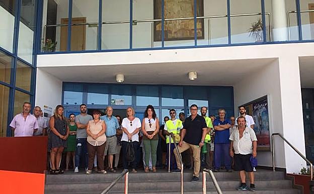 Concentración en el Ayuntamiento de Cártama. 
