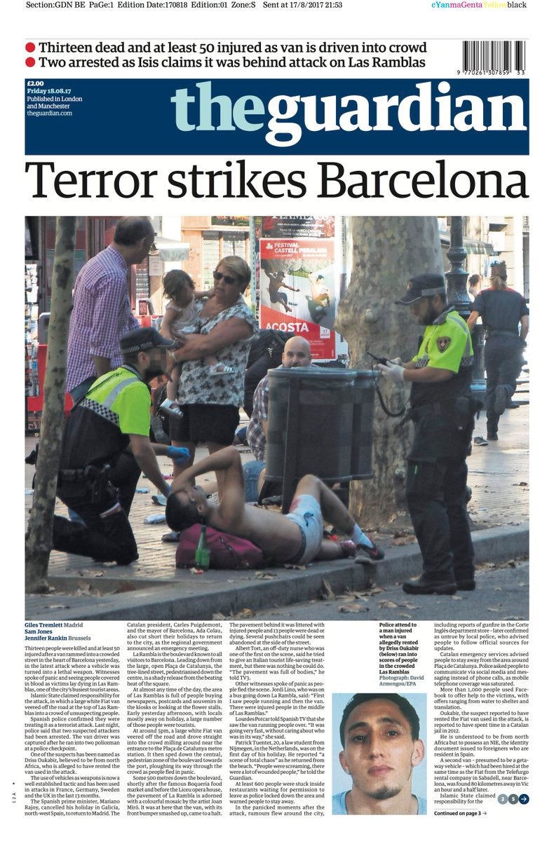 «El terror golpea Barcelona». El diario británico The Guardian también dedica toda su portada al atentado de Las Rambas.