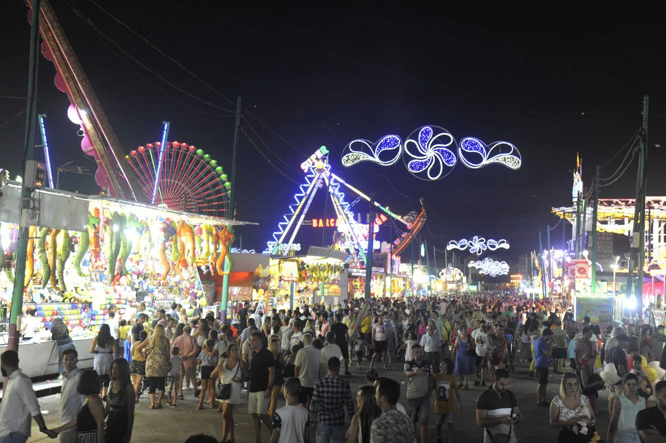 Las mejores fotos del viernes noche en el Real de la Feria de Málaga