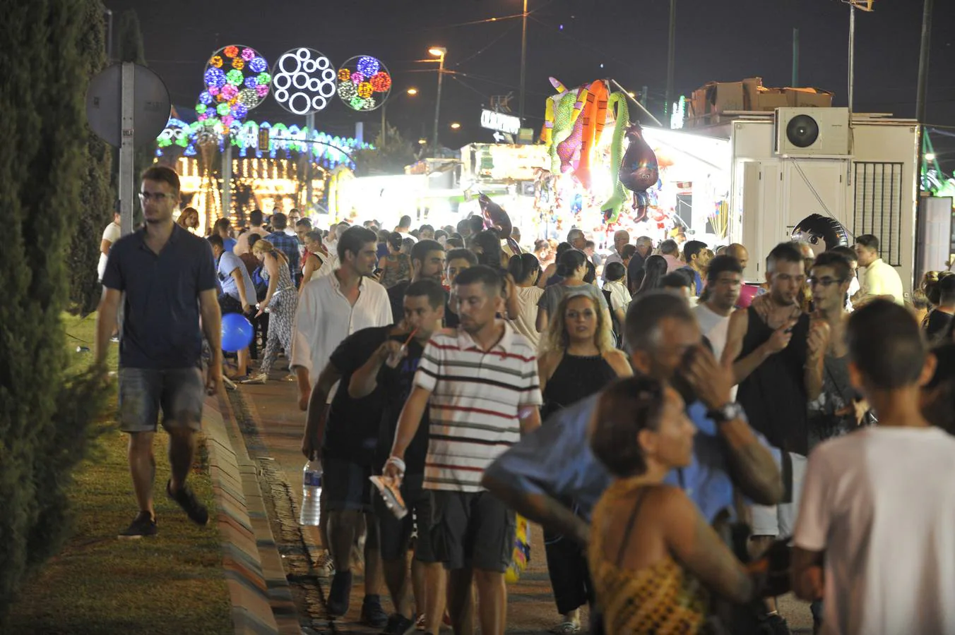 Las mejores fotos del viernes noche en el Real de la Feria de Málaga