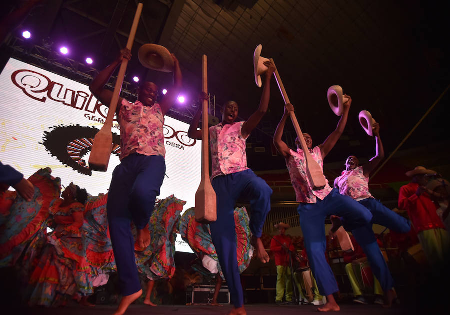 La XXI edición del Festival Pacífico Petronio Álvarez celebrado en Santiago de Cali en Colombia, donde los asistentes disfrutan de la música afrocolombiana