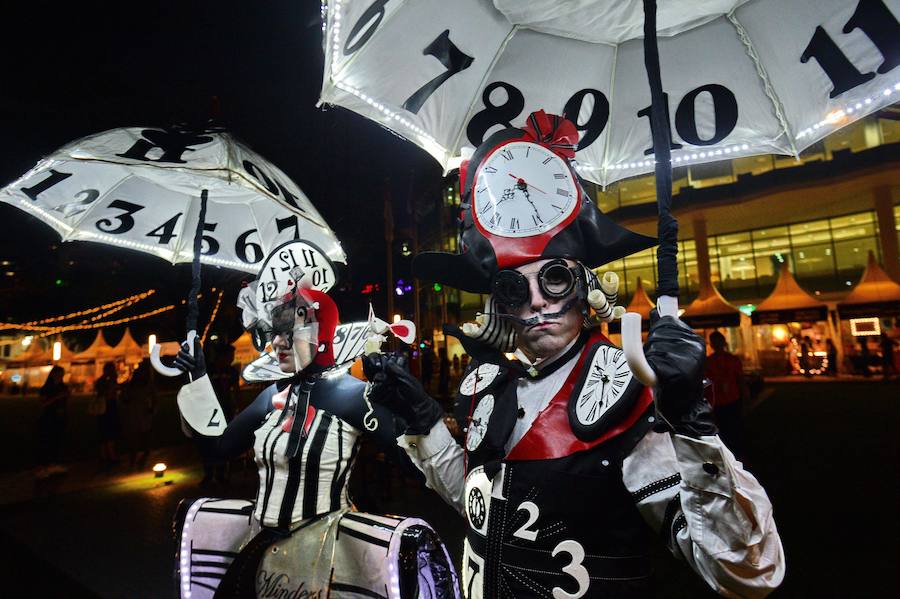 El evento más famoso del mes de agosto que reune a miles de personas en las calles del centro de la ciudad. Espectáculos y decorados de luces llamativas durante todo el fin de semana