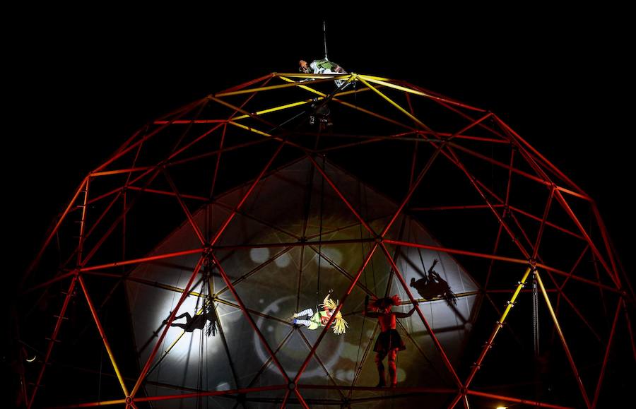 El evento más famoso del mes de agosto que reune a miles de personas en las calles del centro de la ciudad. Espectáculos y decorados de luces llamativas durante todo el fin de semana
