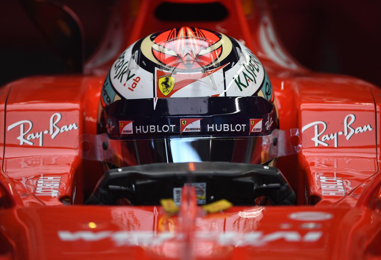 Una imágen centrada del piloto alemán Sebastian Vettel, de Ferrari, participa en la primera sesión de entrenamientos libres en el circuito de Spa-Francorchamps del Gran Premio de Bélgica que se disputará el próximo 27 de agosto. Es la primera carrera de la temporada de Fórmula 1.