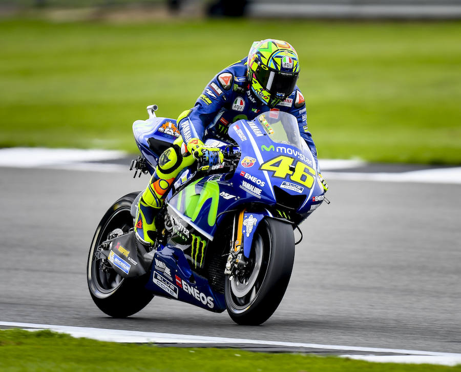 El piloto español Marc Márquez, líder del Mundial, se hizo con la pole en el circuito de Silverstone.