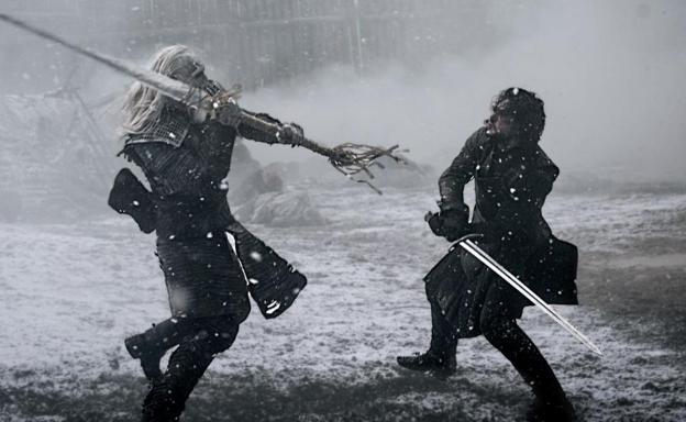 Jon Nieve luchando contra un Caminante Blanco.