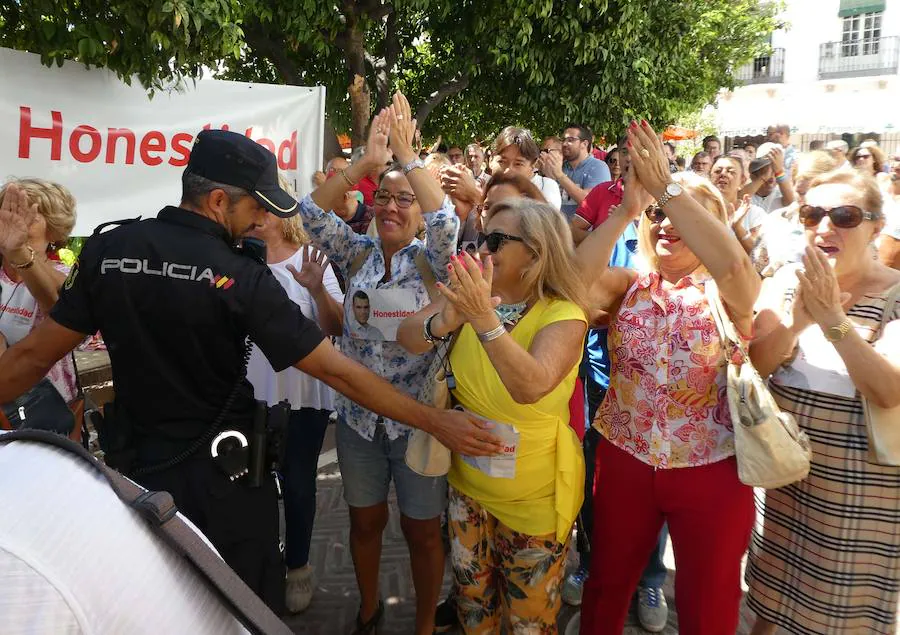 La moción de censura sale adelante con los votos del PP y los independientes de San Pedro 