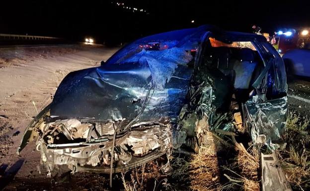 Estado en el que quedó el Seat Ibiza que conducía el fallecido.