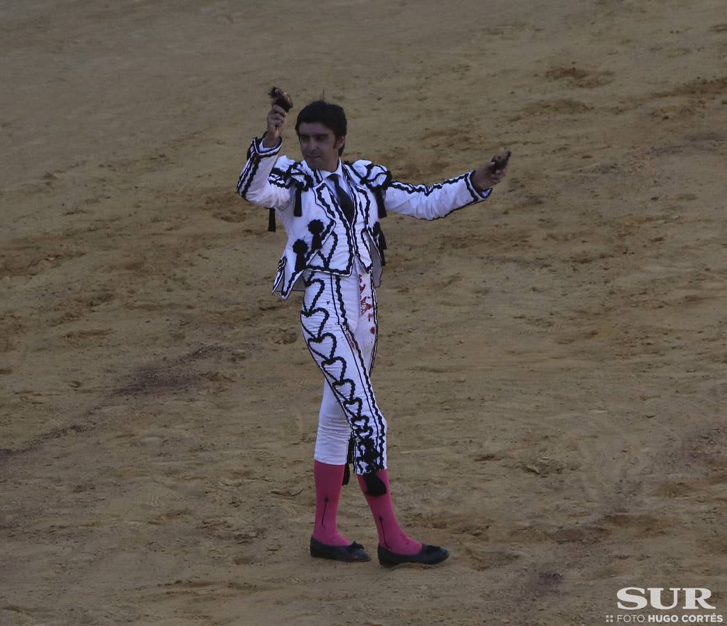 El diestro corta 2 orejas en el último toro de su carrera en una Goyesca en la que destacaron Perera y Cayetano a pie y el rejoneador Diego Ventura