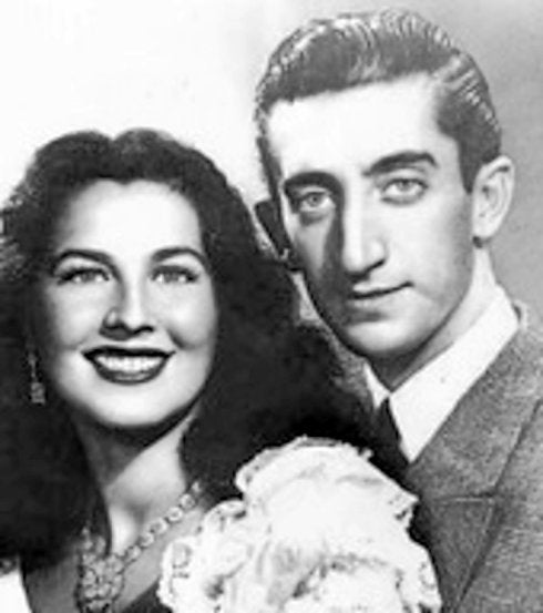 Manolete y su novia, Lupe Sino, en foto de la época.