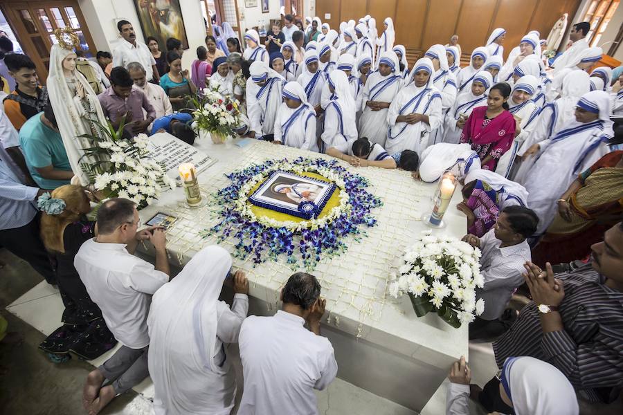 Varias ceremonias por el mundo en conmemoración del 20 aniversario del fallecimiento de la Madre Teresa de Calcuta. 