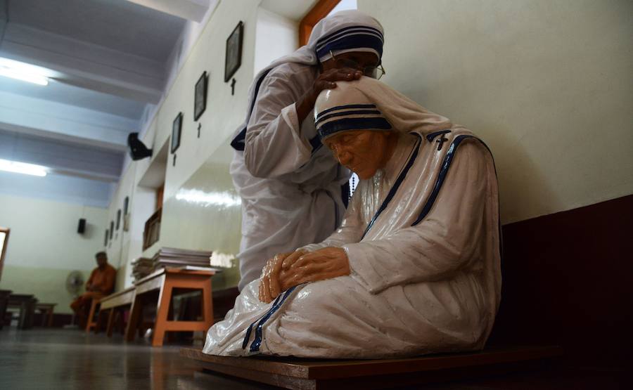 Varias ceremonias por el mundo en conmemoración del 20 aniversario del fallecimiento de la Madre Teresa de Calcuta. 